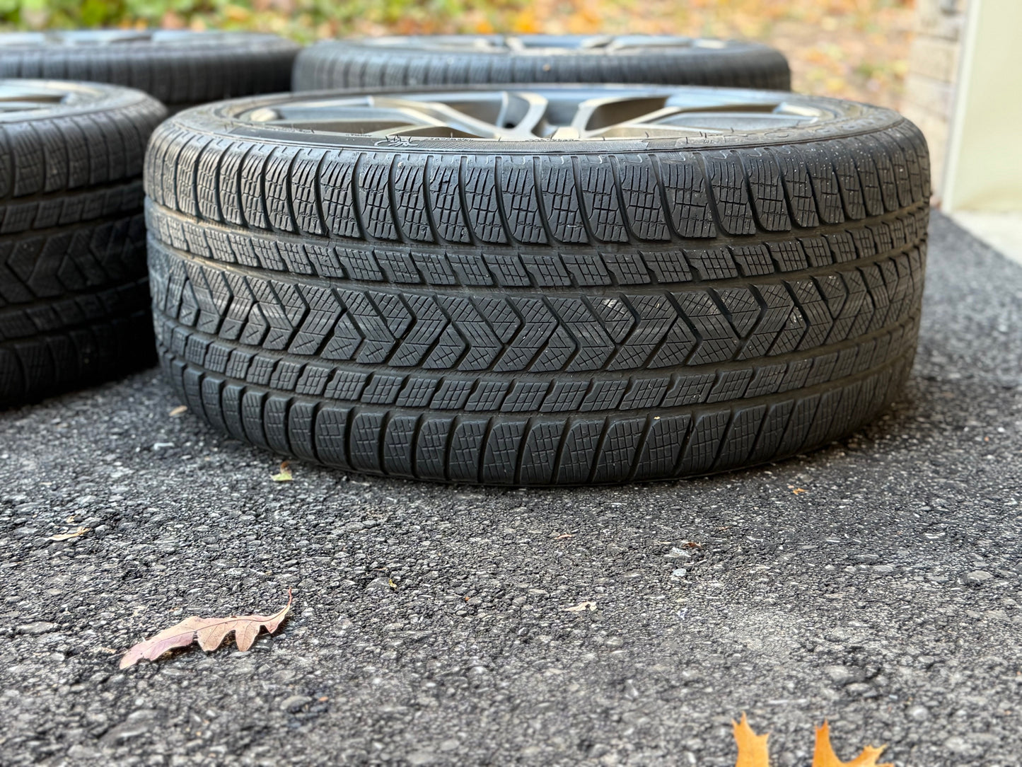 OEM Porsche Cayenne 9Y0 21” Exclusive Design Wheels & Winter Tires