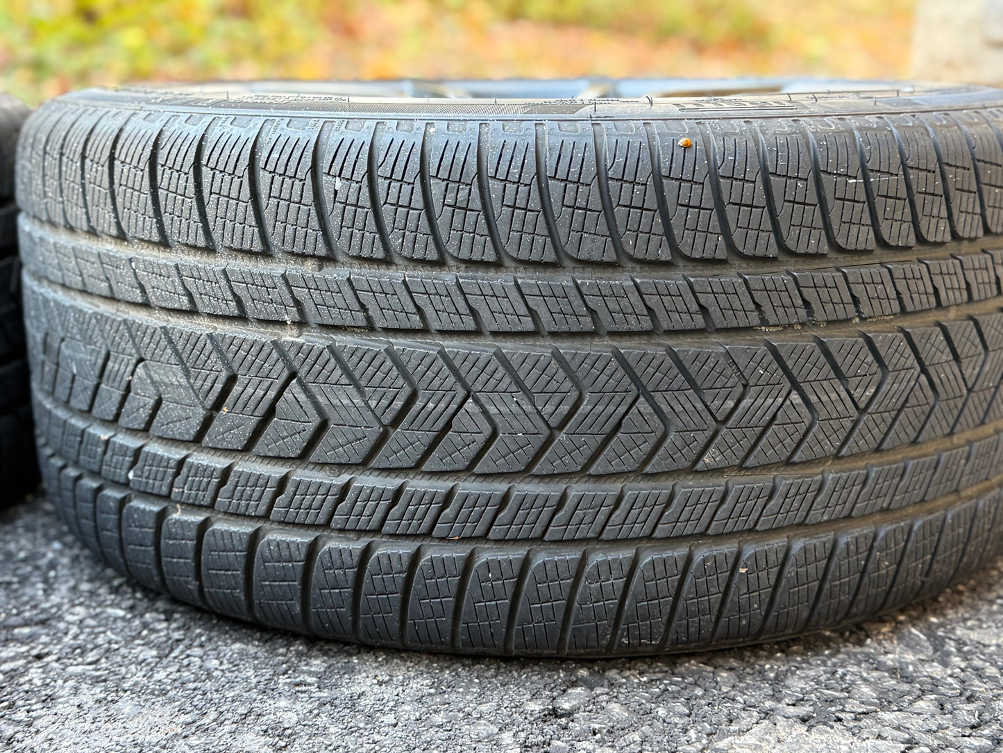 OEM Porsche Cayenne 9Y0 21” Exclusive Design Wheels & Winter Tires